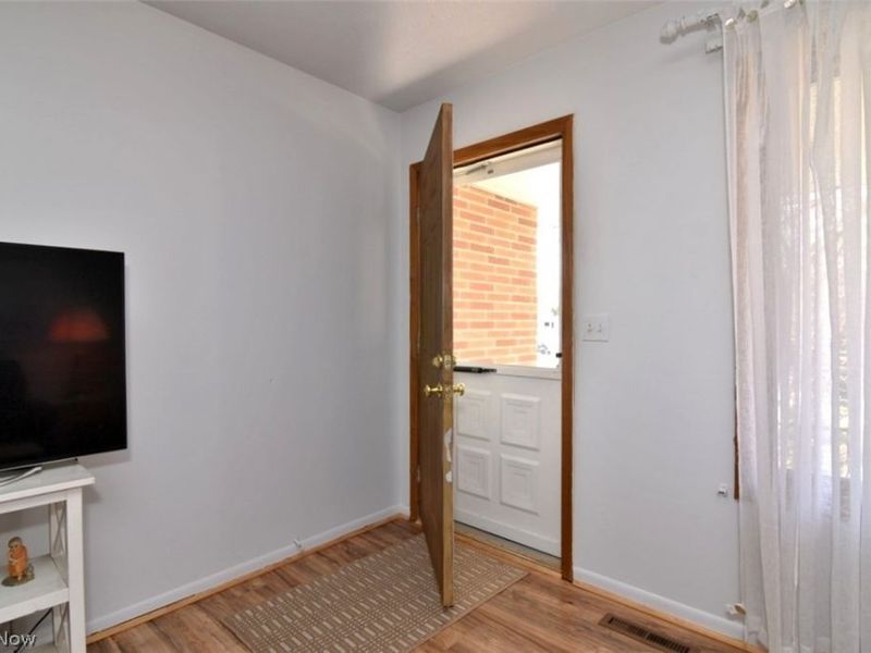 115 E 211th Street, Euclid, OH 44123 Photo 4