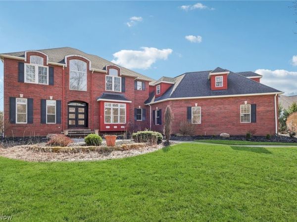 2344 Country Brook Drive, Hinckley, OH 44233