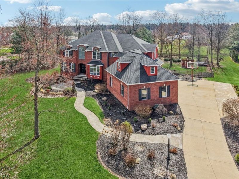 2344 Country Brook Drive, Hinckley, OH 44233 Photo 2