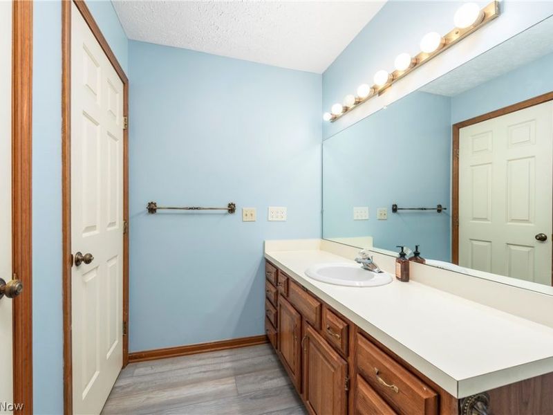 21800 Addington Boulevard, Rocky River, OH 44126 Photo 28