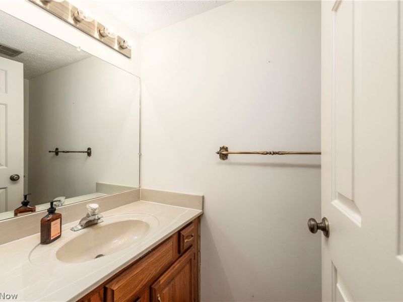 21800 Addington Boulevard, Rocky River, OH 44126 Photo 9