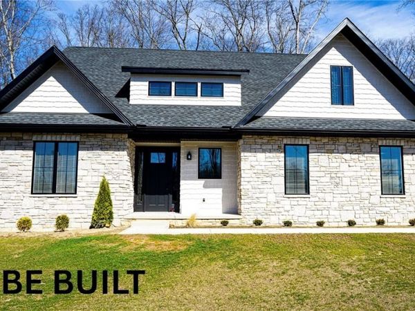 1675 Woodland Circle , Poland, OH 44514