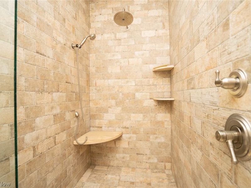 1675 Woodland Circle , Poland, OH 44514 Photo 13