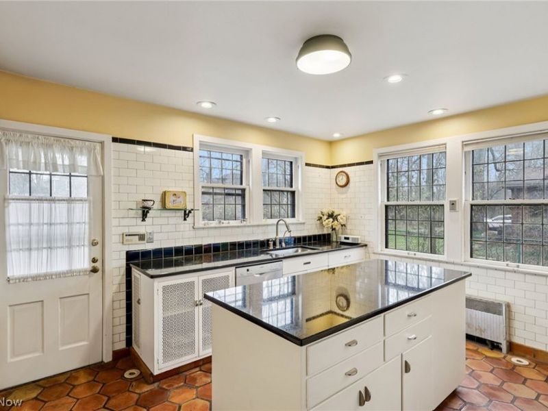 14400 Shaker Boulevard , Shaker Heights, OH 44120 Photo 16