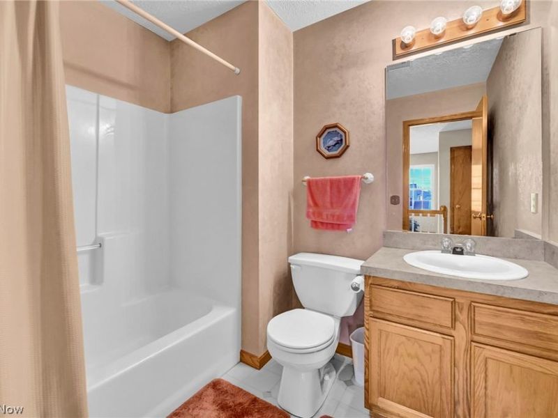 1015 Lakeshore Walk, Medina, OH 44256 Photo 22