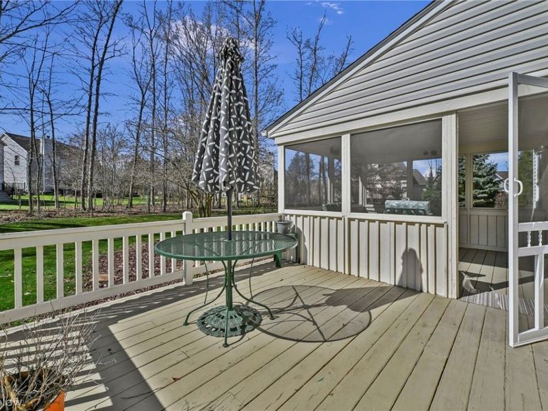 1015 Lakeshore Walk, Medina, OH 44256 Photo 3