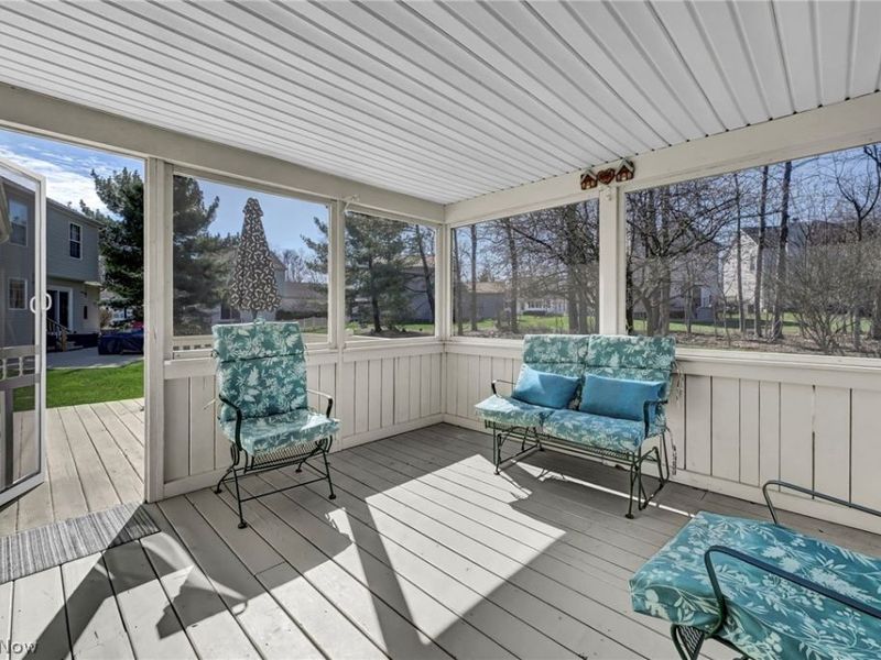 1015 Lakeshore Walk, Medina, OH 44256 Photo 4