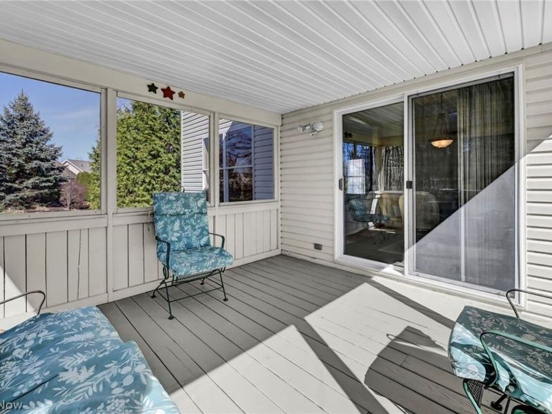 1015 Lakeshore Walk, Medina, OH 44256 Photo 5