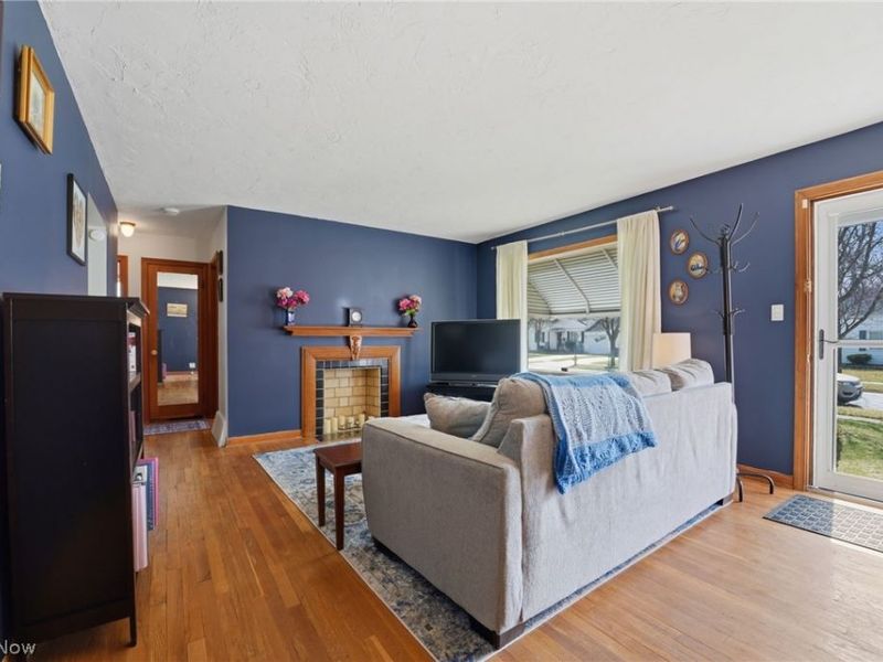 1629 Curry Road, Lyndhurst, OH 44124 Photo 3