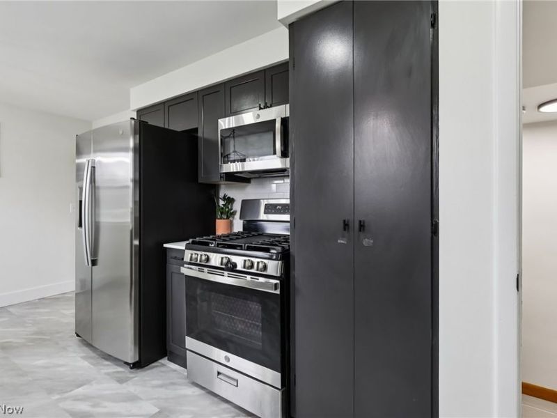 403 N Lake Street, Amherst, OH 44001 Photo 10