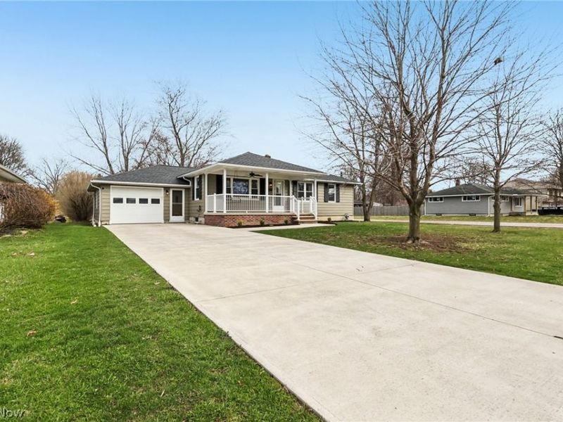 403 N Lake Street, Amherst, OH 44001 Photo 2