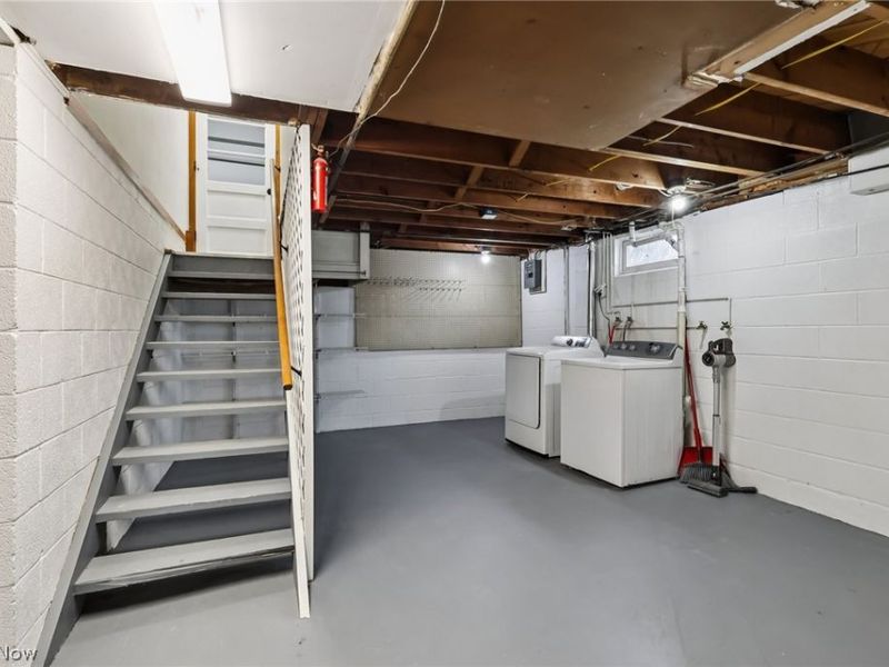 403 N Lake Street, Amherst, OH 44001 Photo 21