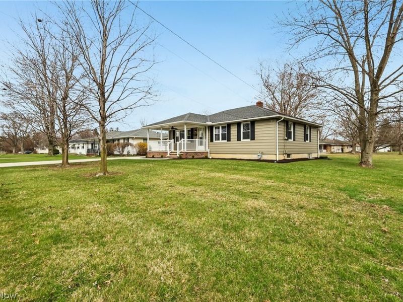 403 N Lake Street, Amherst, OH 44001 Photo 3