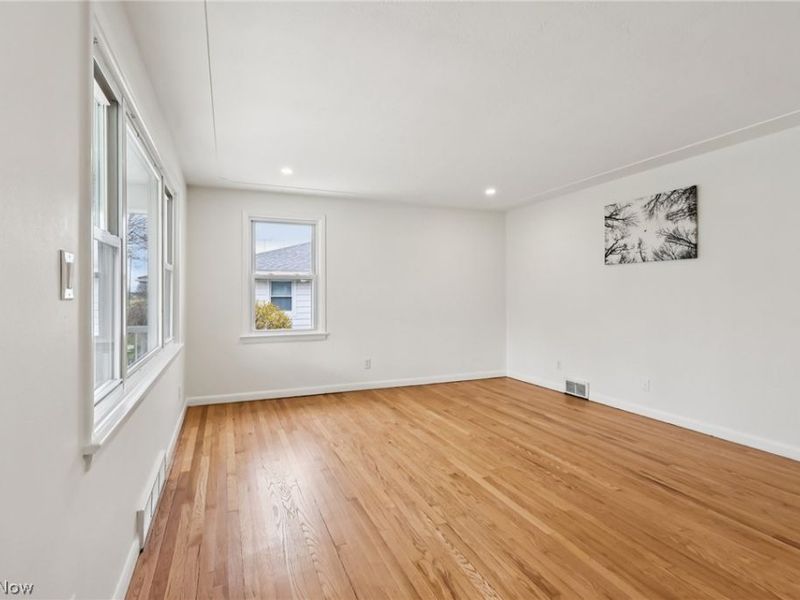 403 N Lake Street, Amherst, OH 44001 Photo 4