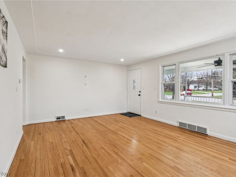 403 N Lake Street, Amherst, OH 44001 Photo 6