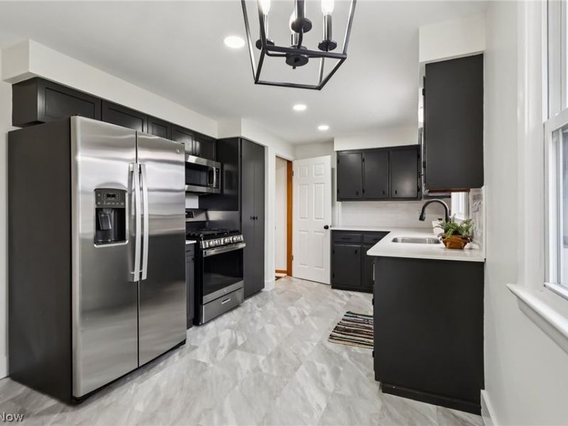 403 N Lake Street, Amherst, OH 44001 Photo 9