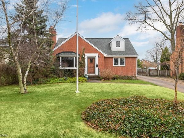 24827 Lake Road, Bay Village, OH 44140