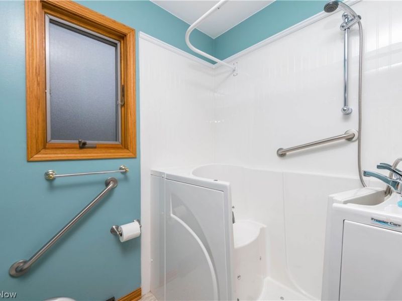 24827 Lake Road, Bay Village, OH 44140 Photo 23