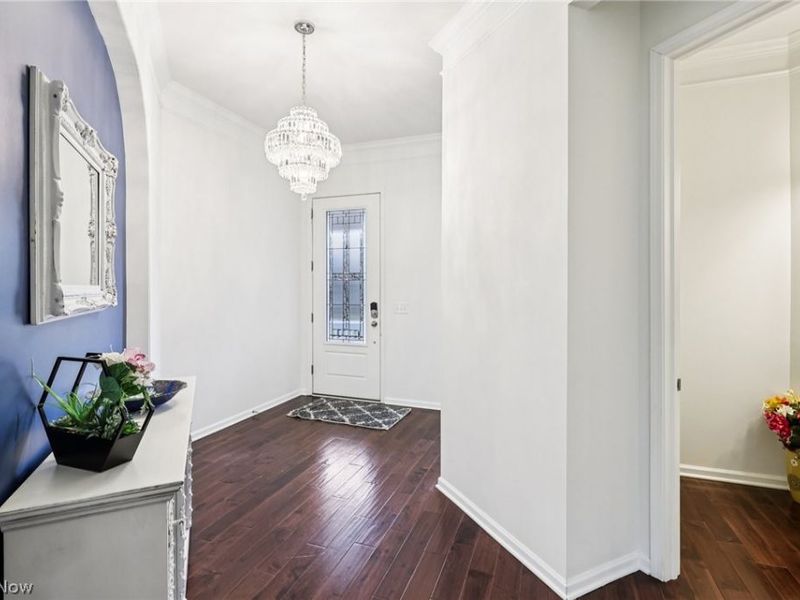 9313 W Hampton Drive, North Royalton, OH 44133 Photo 2