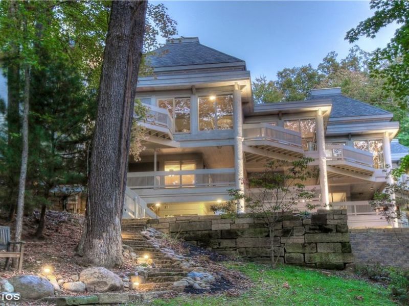 933 Top Of The Hill Road, Akron, OH 44333 Photo 3