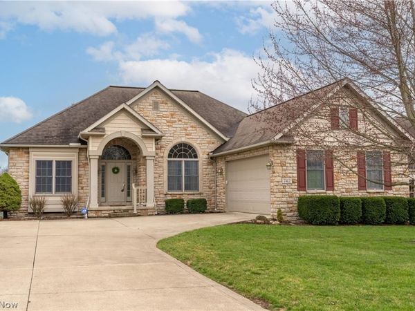 742 Homestead Pointe Drive , Orrville, OH 44667