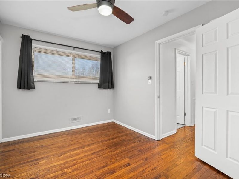 5656 Burns Road, North Olmsted, OH 44070 Photo 12