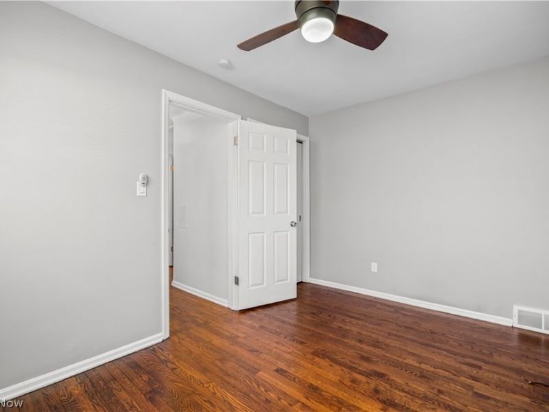 5656 Burns Road, North Olmsted, OH 44070 Photo 13