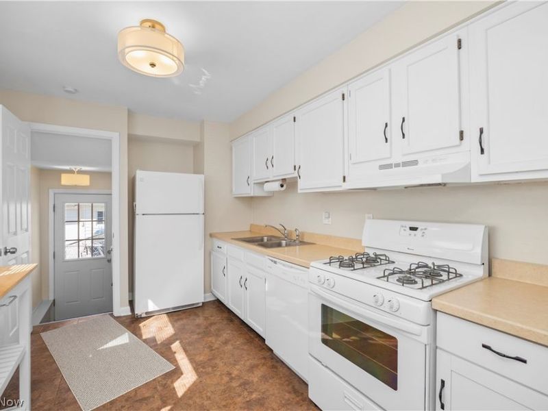 5656 Burns Road, North Olmsted, OH 44070 Photo 22