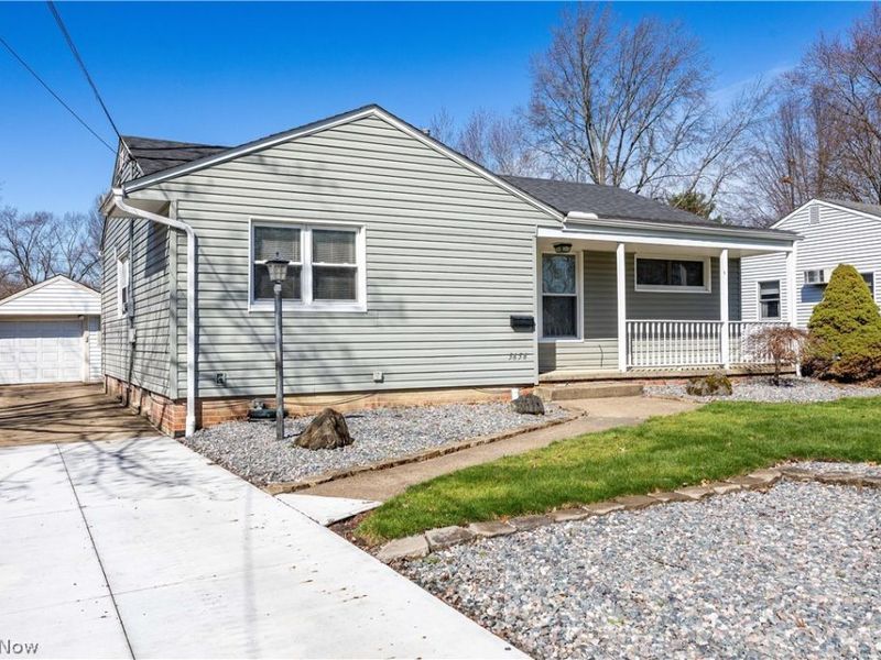 5656 Burns Road, North Olmsted, OH 44070 Photo 3