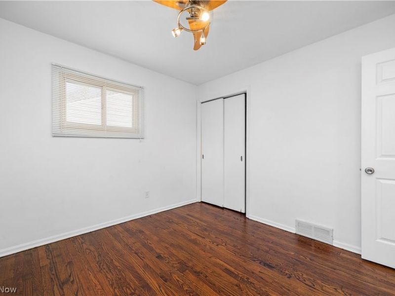 5656 Burns Road, North Olmsted, OH 44070 Photo 8