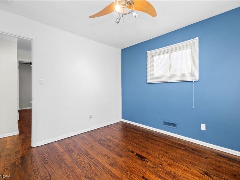 5656 Burns Road, North Olmsted, OH 44070 Photo 9