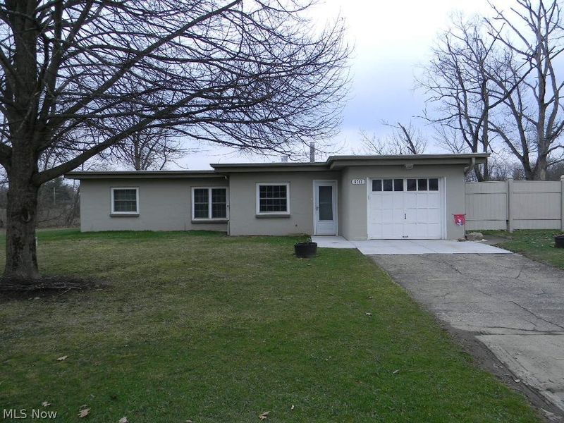 6787 Lakeview Drive , Kinsman, OH 44428 Photo 2