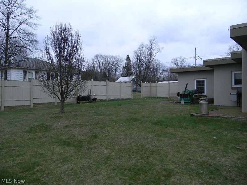 6787 Lakeview Drive , Kinsman, OH 44428 Photo 4