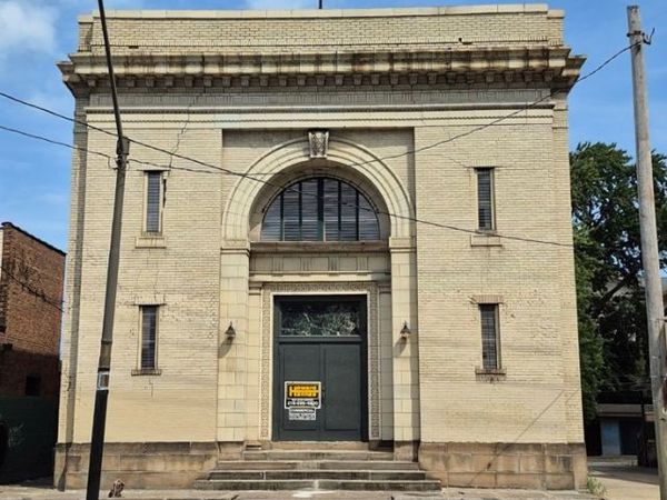 6330 Lorain Avenue, Cleveland, OH 44102