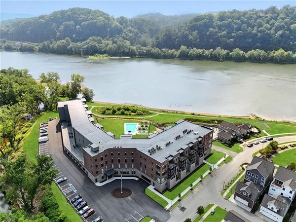 1 1st Street, Unit 413, Oakmont, PA 15139