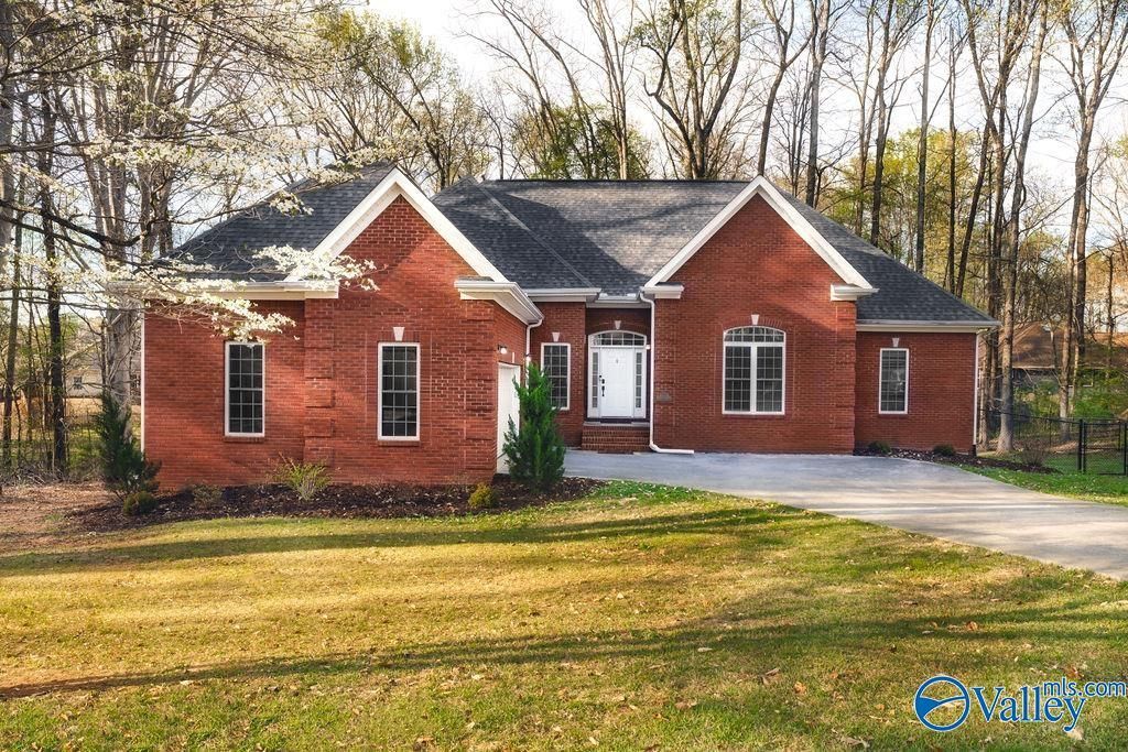 105 Charlemagne Circle, Harvest, AL 35749 Main Photo