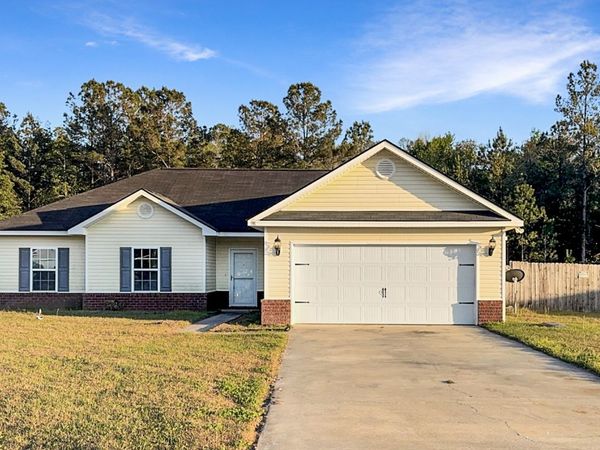 98 Cole Court SE, Ludowici, GA 31316