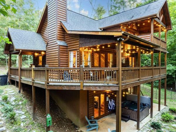 307 Bent Wood Lane, Blue Ridge, GA 30513