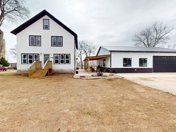 205 E 2ND ST, Meriden, IA 51037