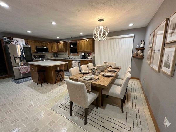 93 A Lexington St, Burlington, MA 01803