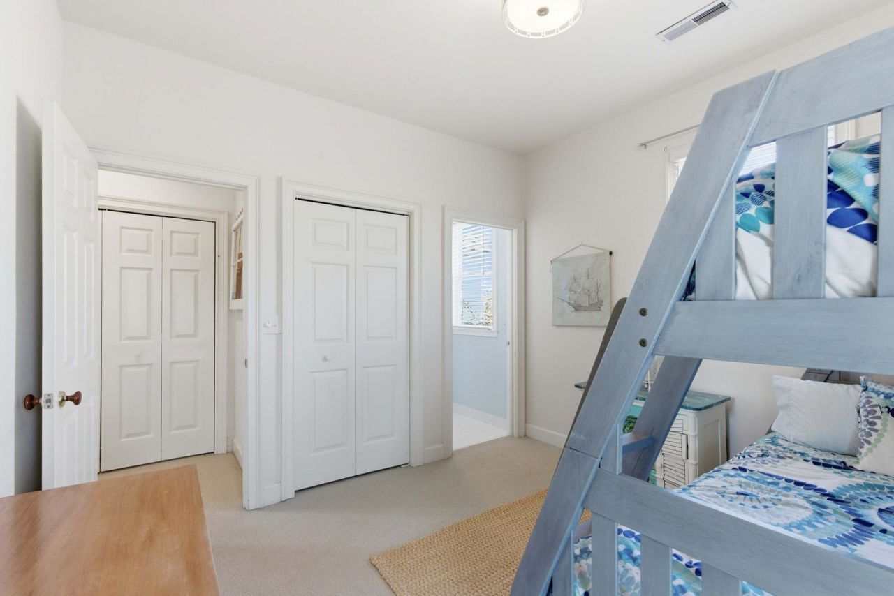 24 Commons Court Photo 45