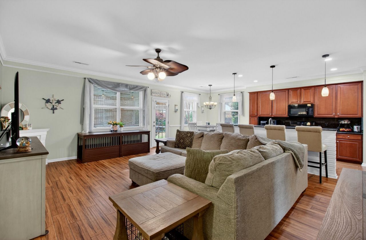 1810 Hockley Boulevard Photo 11