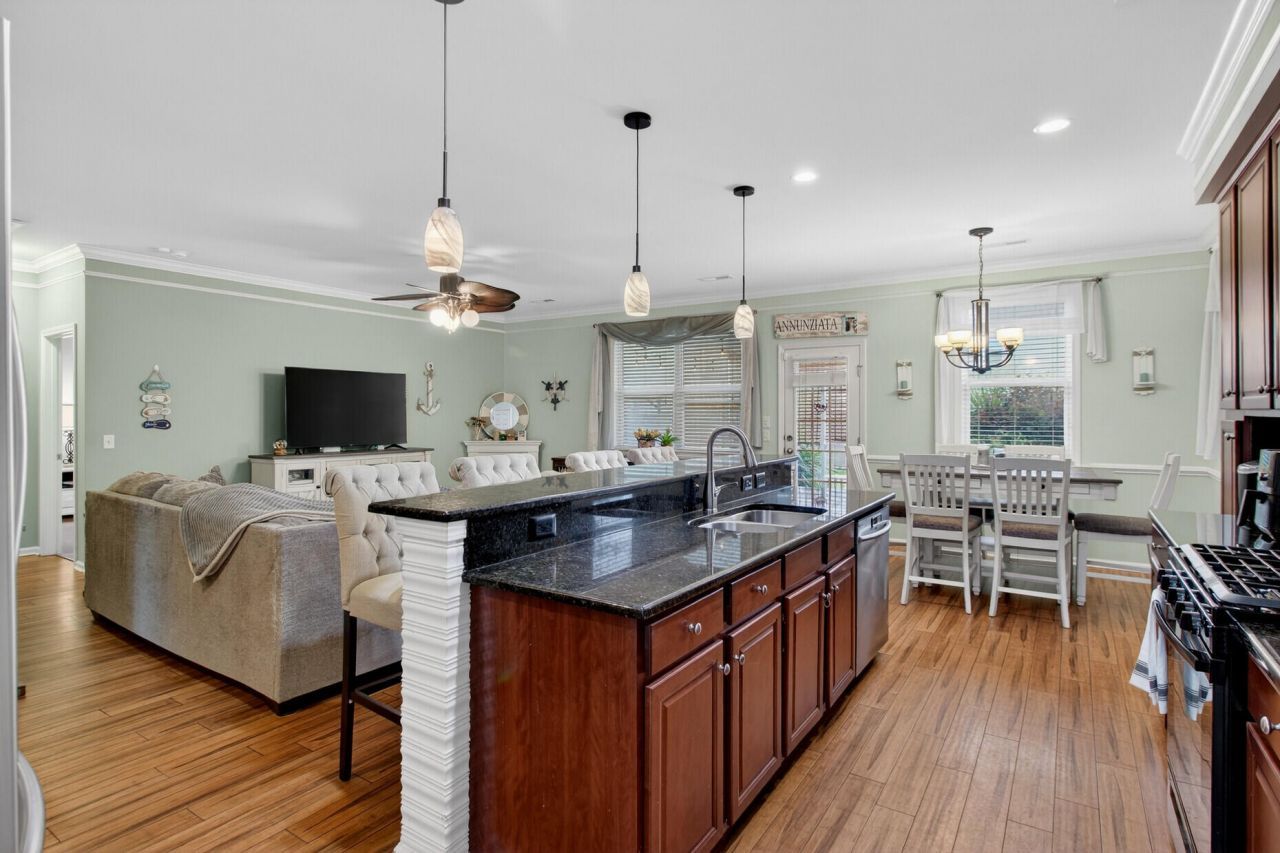 1810 Hockley Boulevard Photo 14