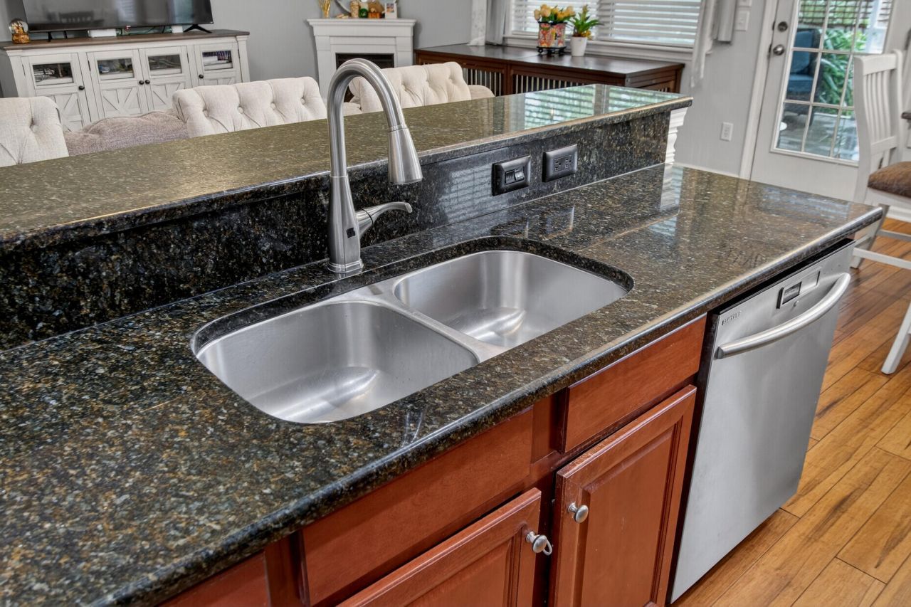 1810 Hockley Boulevard Photo 15