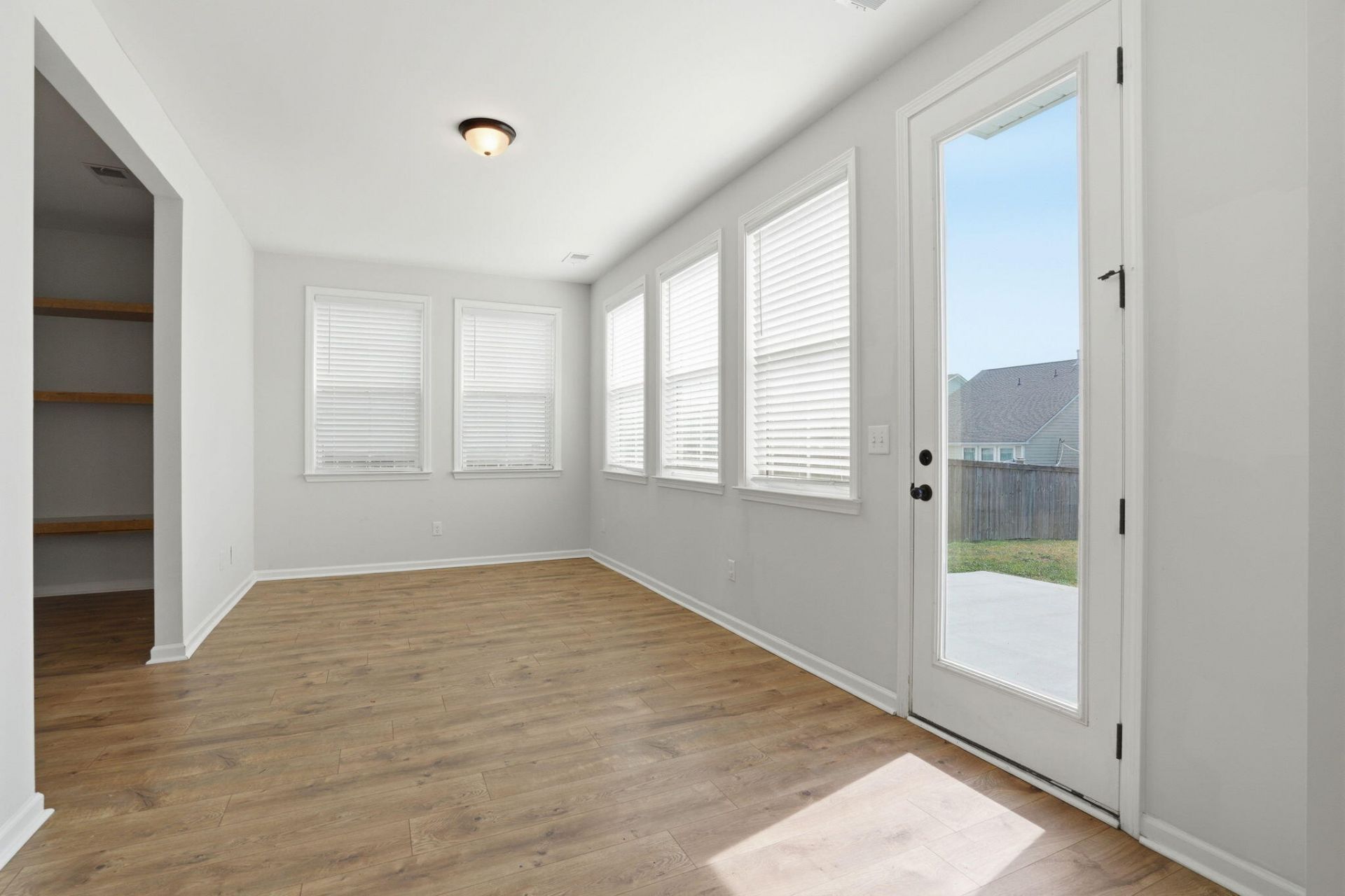 227 Old Grove Avenue Photo 10