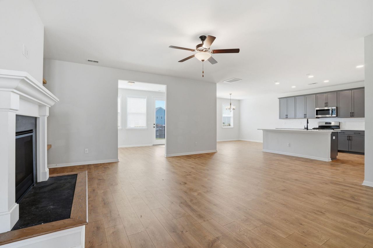 227 Old Grove Avenue Photo 10