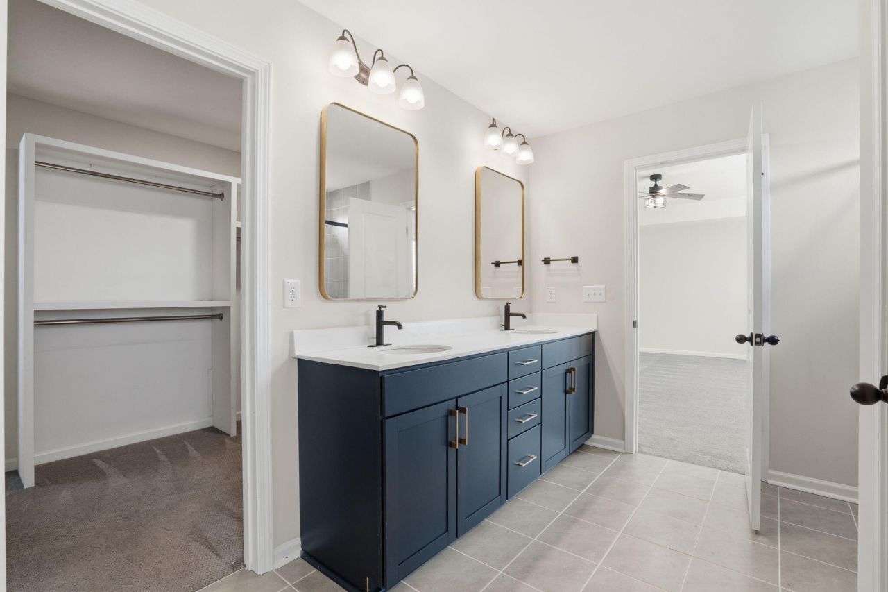 227 Old Grove Avenue Photo 17