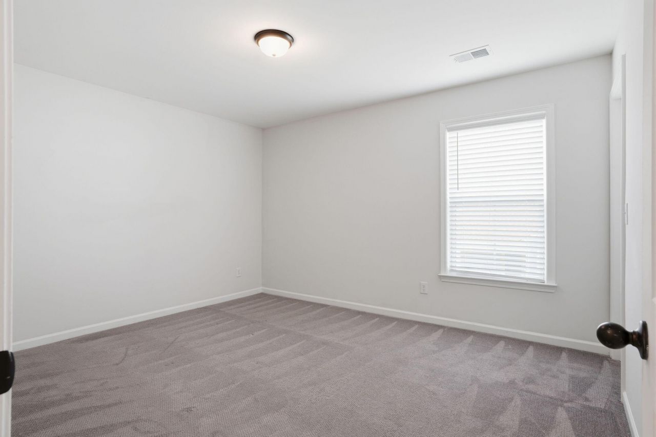 227 Old Grove Avenue Photo 26