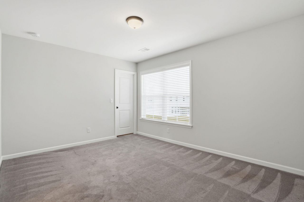 227 Old Grove Avenue Photo 28