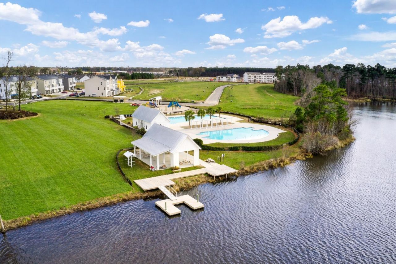 227 Old Grove Avenue Photo 36